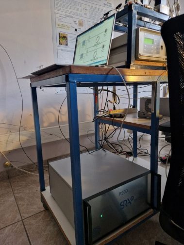PhD researcher Valérie Theuns using Raman spectroscopy under controlled atmospheres to study electrode materials at high temperature